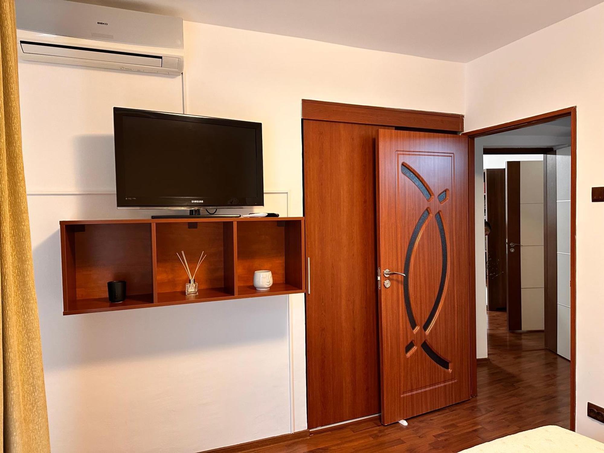 Euro Apartment *